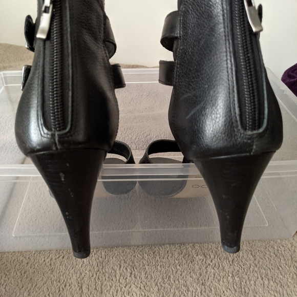 Shoes - Picture 2 of 3